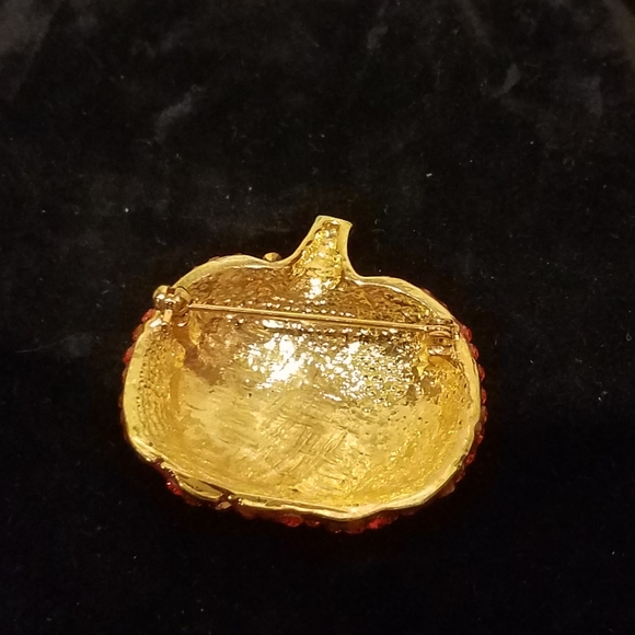 Beautiful Rhinestone Pumpkin Brooch - Picture 4 of 4